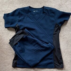 WonderWink Navy and Black Scrub Set